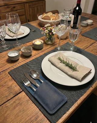 Handgefertigte Bestecktasche aus Leder