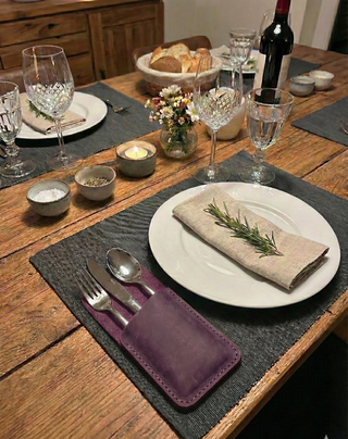 Handgefertigte Bestecktasche aus Leder