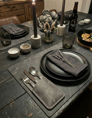 Handgefertigte Bestecktasche aus Leder