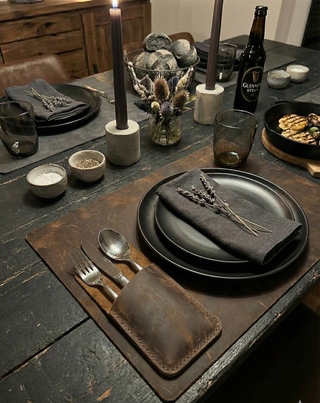 Handgefertigte Bestecktasche aus Leder