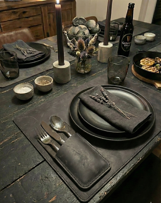 Handgefertigte Bestecktasche aus Leder