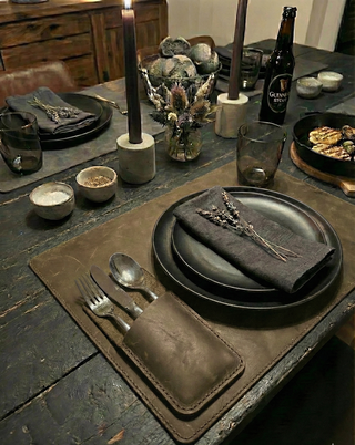 Handgefertigte Bestecktasche aus Leder